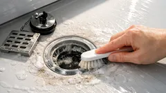 お風呂の排水が遅い原因はここかも 排水口だけでは足りない掃除の見直しポイント